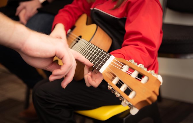(78) Saint-Quentin-en-Yvelines : près d'une centaine d'enfants du projet Demos ont reçu leur instrument de musique
